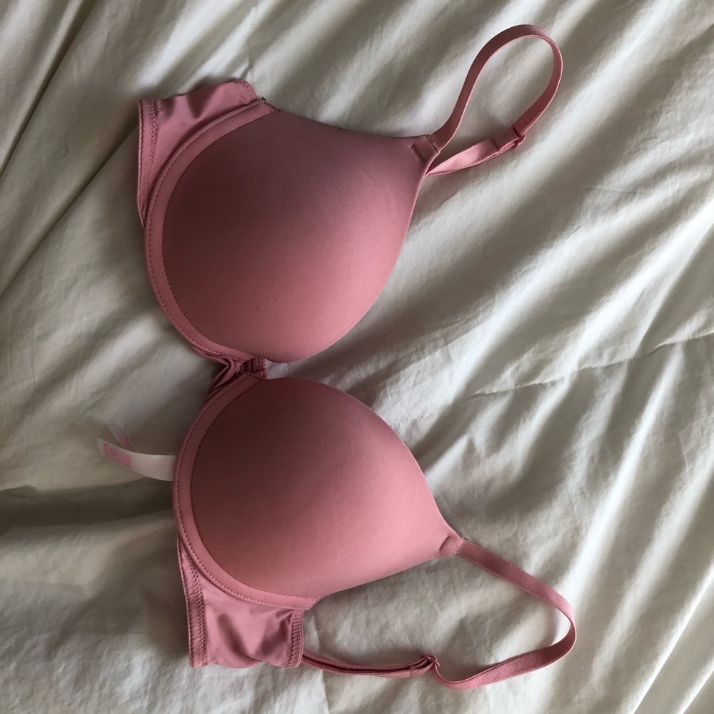PINK WEAR EVERYWHERE PUSH-UP